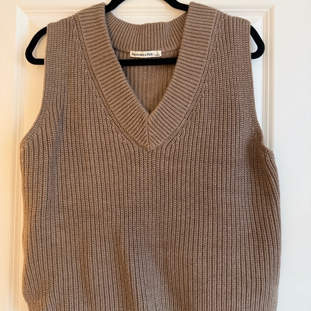 Abercrombie V-Neck Sweater Vest